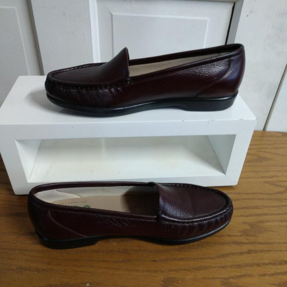 EUC Brown SAS Tripad Comfort Loafers - Size 9M - Picture 4 of 7